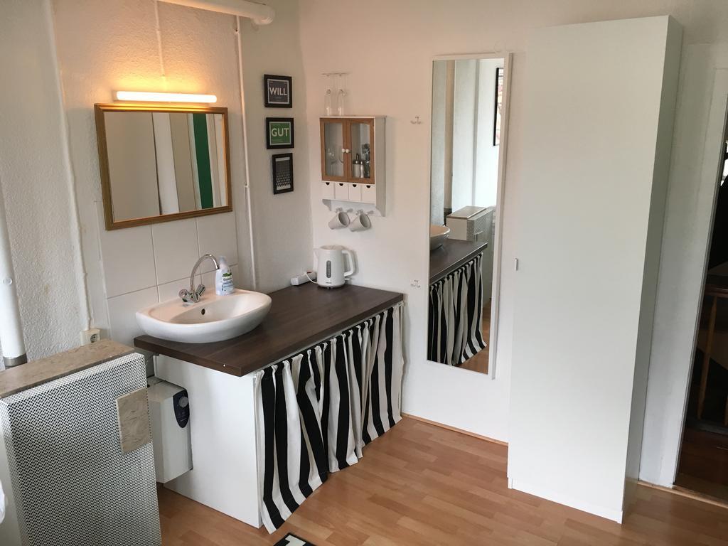 Privatzimmer In Bester Altstadtlage Тюбинген Номер фото